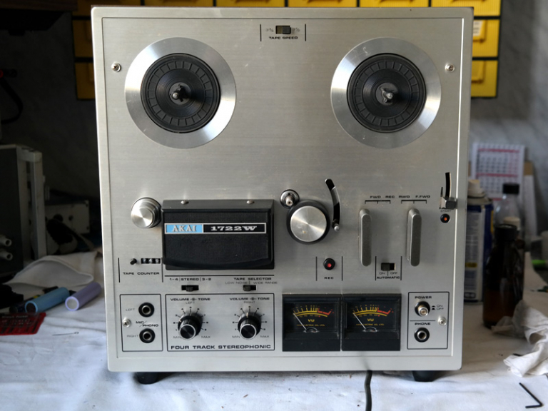 AKAI 1722W
