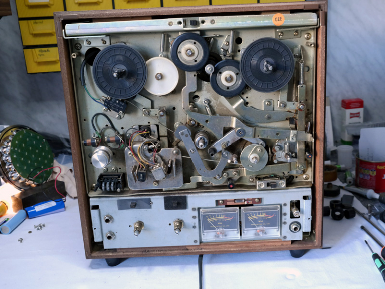 AKAI 1722W
